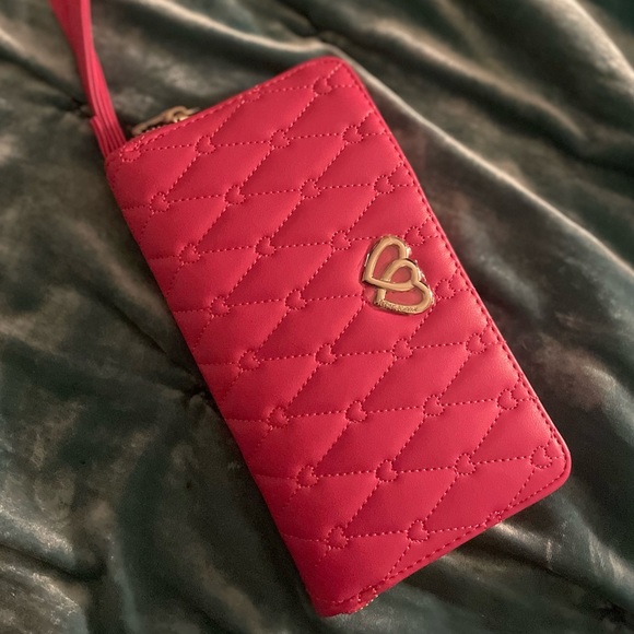 Betsey Johnson Handbags - 🎁Betsey Johnson Quilted Heart Wallet/Wristlet, NWOT